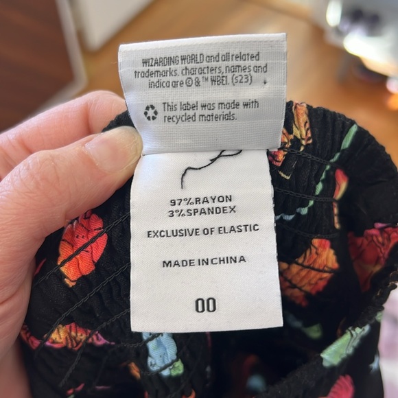 Torrid Harry Potter Stretch Challis Romper Size 00 - Picture 13 of 13